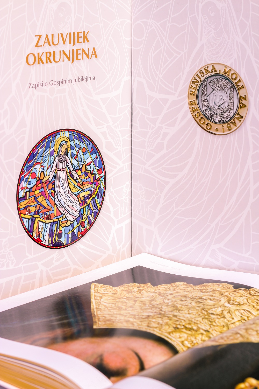 zauvijek okrunjena smanj 3 4 2021