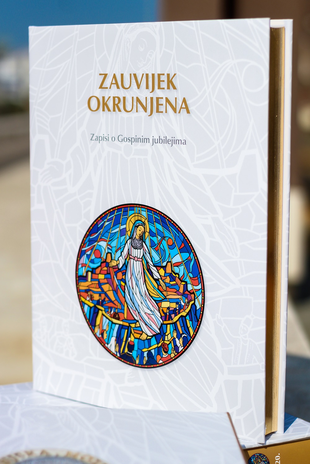 zauvijek okrunjena smanjeno 3 4 21